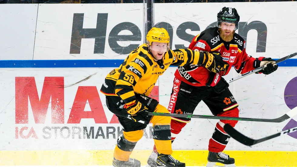 Oskar Nilsson, här i kamp md Linus Klasen. 
