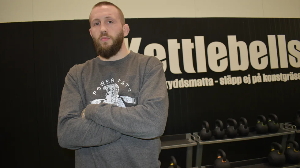 Lägger karriären på paus. Andreas Ståhl har lämnat återbud till matchen som skulle ha gått nästa vecka. 32-åringen vet inte heller om det blir någon fler match.