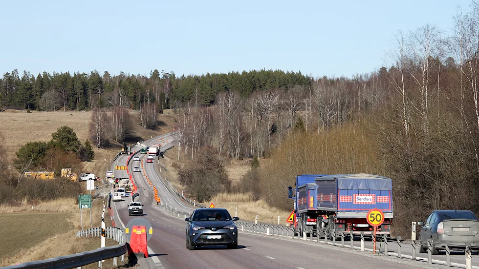 Arbetspendling. Hela reskostnaden borde få dras av i deklarationen, utan avdragslöst bottenbelopp på 11 000 kronor, och utan krav på tidsvinst för att ta bilen. Det kräver organisationen Skattebetalarna, genom sin chefsekonom Erik Bengtzboe.