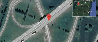 Två personbilar i trafikolycka