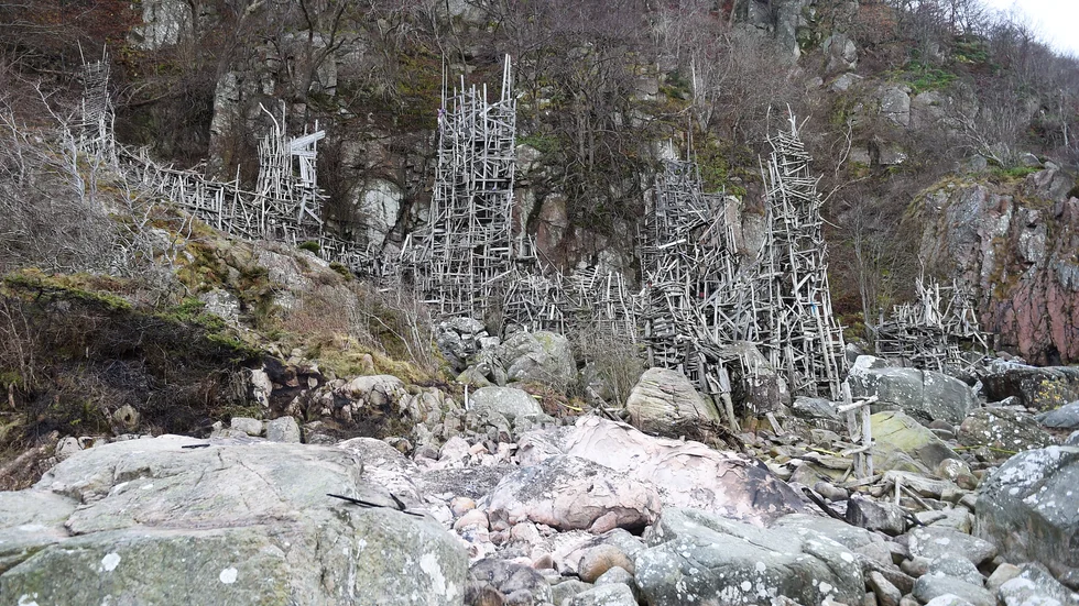 I sommar har länsstyrelsen i Skåne larmat om turistkaos vid Lars Vilks omstridda konstverk "Nimis" vid Kullaberg i nordvästra Skåne. Arkivbild.