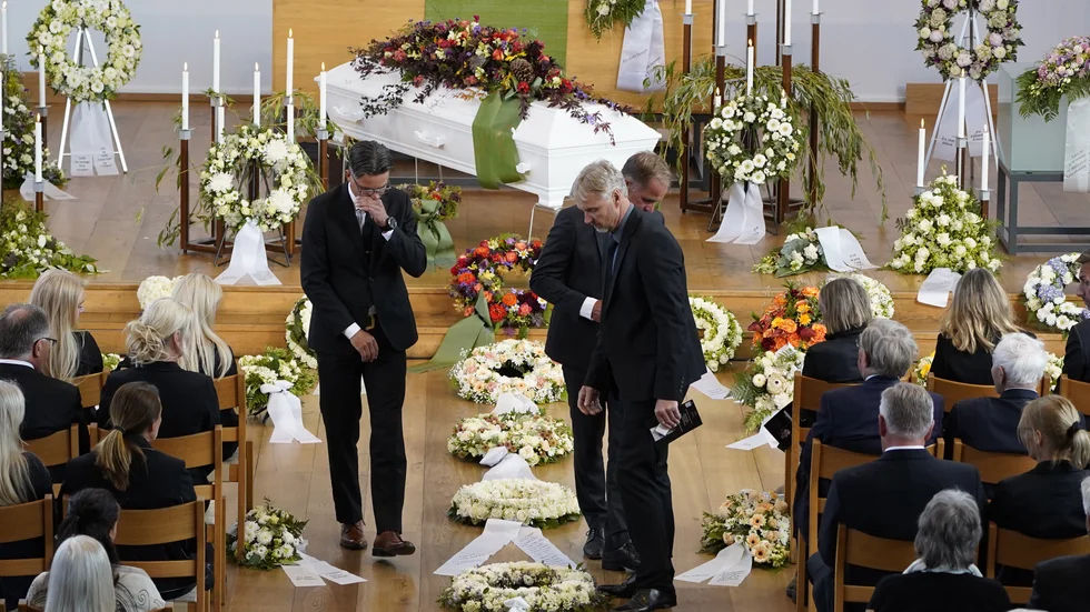 Äldre som yngre norska alpina stjärnor tog tillsammans med släkt och vänner farväl av Finn Christian Jagge i Nordstrand kyrka i Oslo.