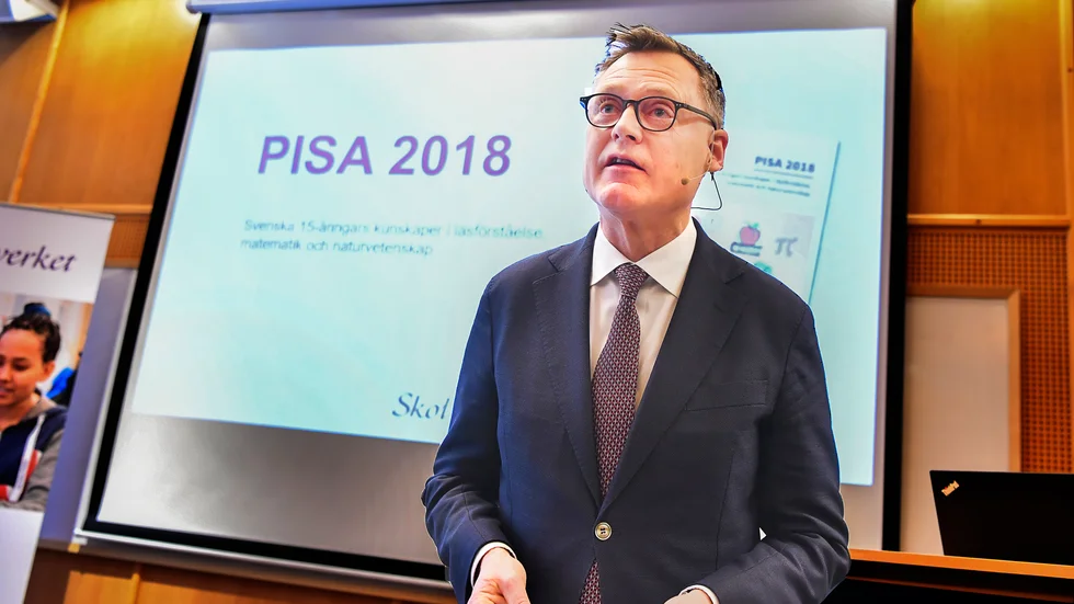 Skolverkets generaldirektör Peter Fredriksson vägrar erkänna att några fel har begåtts. Regeringen måste tillsätta en oberoende granskning nu.