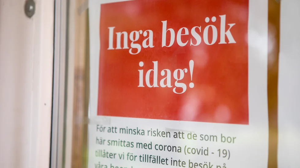 "Vi ska värna om våra äldre", skriver insändarskribenten som inte kan förstå varför Piteå kommun inte inför besöksförbud på vård- och omsorgsboendena. (Arkivbild)