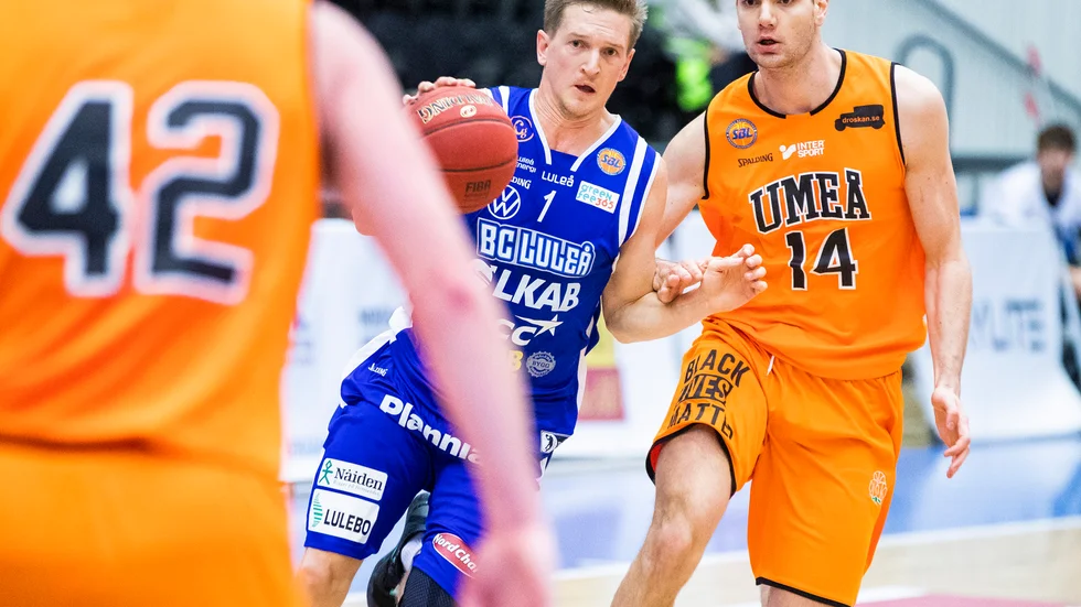 Adam Rönnqvist är åter uttagen till landslagstruppen. Han är kallad till en bruttotrupp där 24 spelare ingår. 