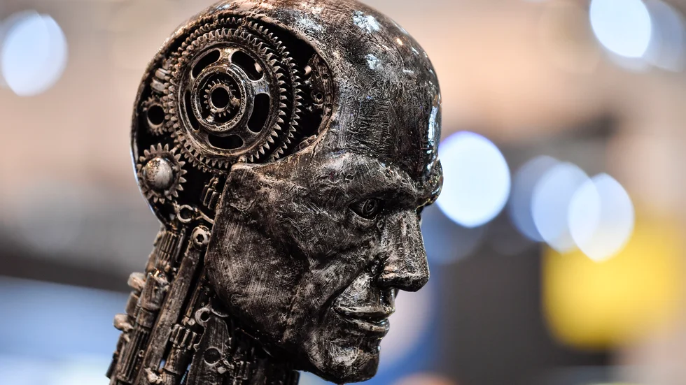 Fördomar riskerar att konserveras då roboten lär sig utifrån gamla data. Arkivbild.