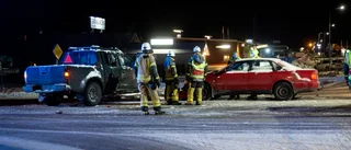 A-traktor och personbil i krock