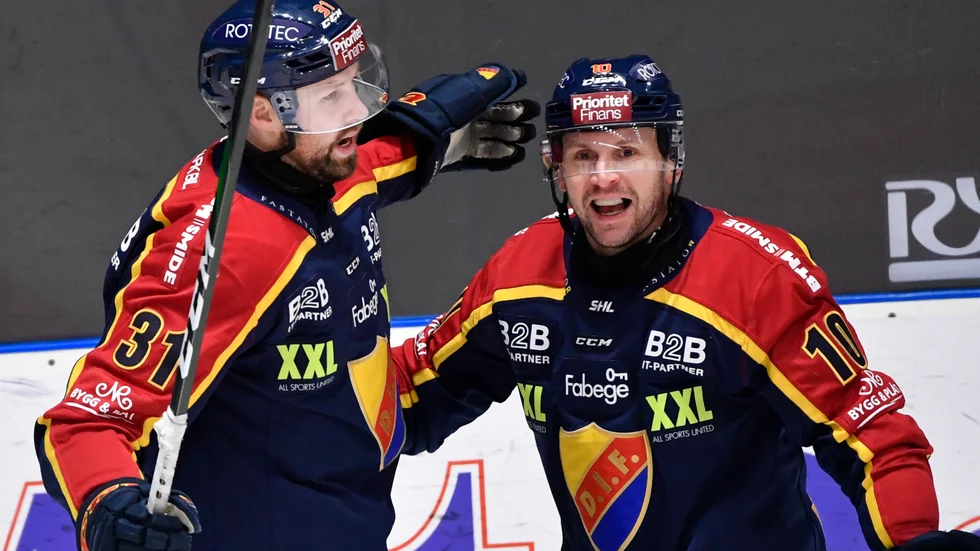 Niclas Bergfors, höger, gjorde två av Djurgårdens mål i 5–1-segern mot Lindköping. Arkivbild.