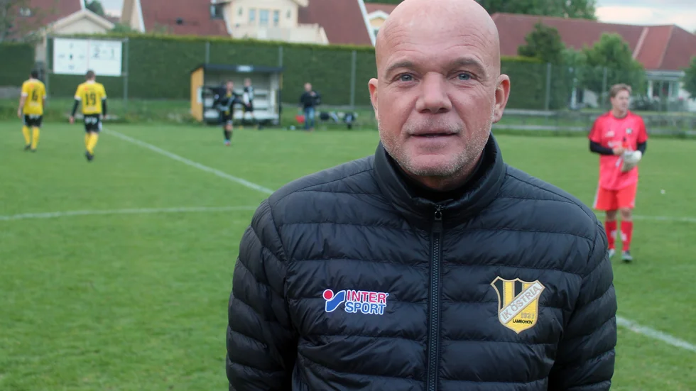 Greger Johansson byter Östria Lambohovs klubbmärke mot Kisa BK:s.