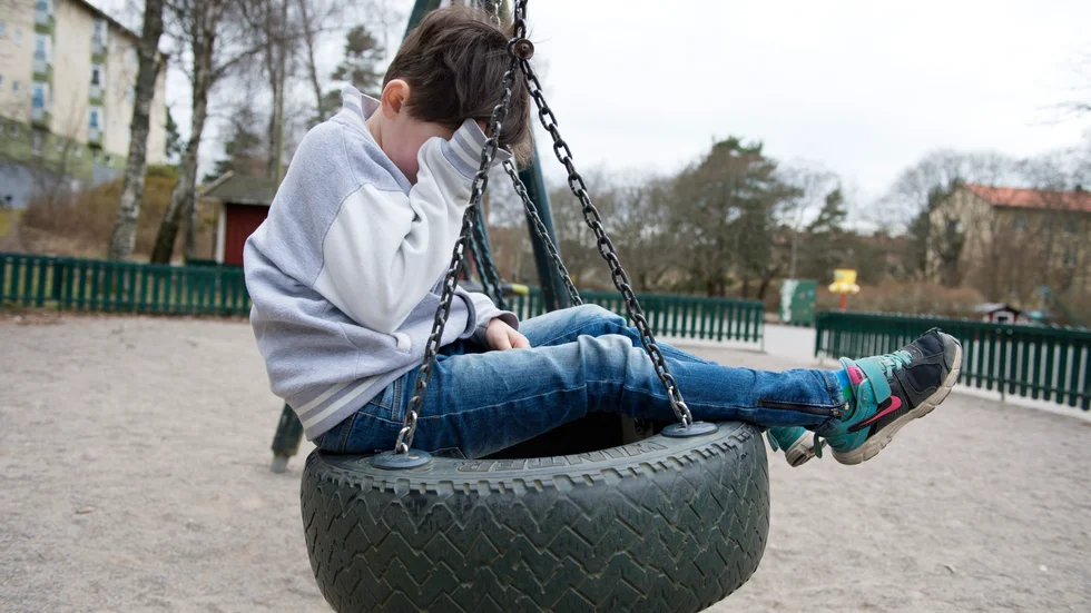 Inget barn ska behöva vara rädd och ledsen och gå till skolan med en klump i magen, anser signaturen "En farmor". (Arkivbild)