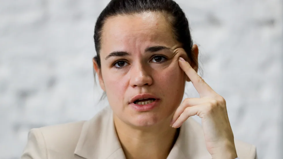 Oppositionens Svetlana Tichanovskaja uppger vid en presskonferens på måndagen att hon och hennes anhängare inte godtar valresultaten.
