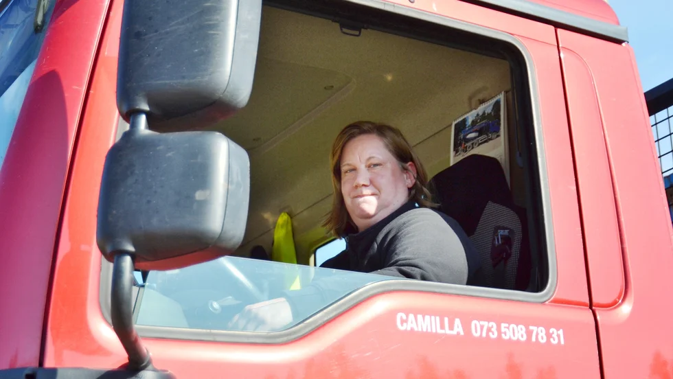 Lastbilschaufförer har blivit en bristvara. Camilla Pettersson har kört lastbil sedan 2011.