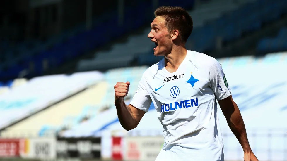 Rasmus Lauritsen har skrivit på för Dinamo Zagreb.