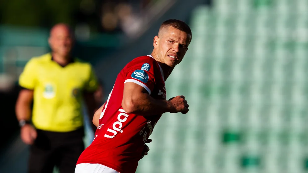 Bajram Ajeti tog upp AFC i Allsvenskan 2018 efter att han avgjort kvaldramat mot BP. Ajeti, som nu spelar i Umeå, har hamnat i blåsväder då han anmäls av sin tidigare arbetsgivare efter söndagens incident. 