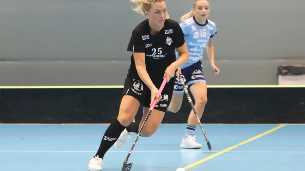 Sandra Strömbergs två första allsvenska mål gav också FBC lagets första allsvenska seger. Men när nästa match kan spelas är osäkert på grund av corona. Klart är i alla fall att det inte blir någon match i helgen mot Linköping.