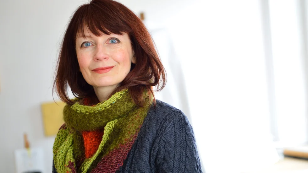 Inger Edelfeldt får Stina Aronsons pris av Samfundet De Nio. Arkivbild.