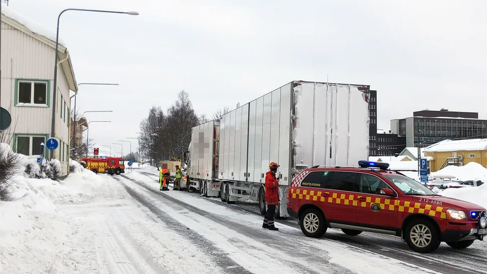 Räddningstjänsten var på plats och hjälpte bland annat till med att dirigera om trafiken.