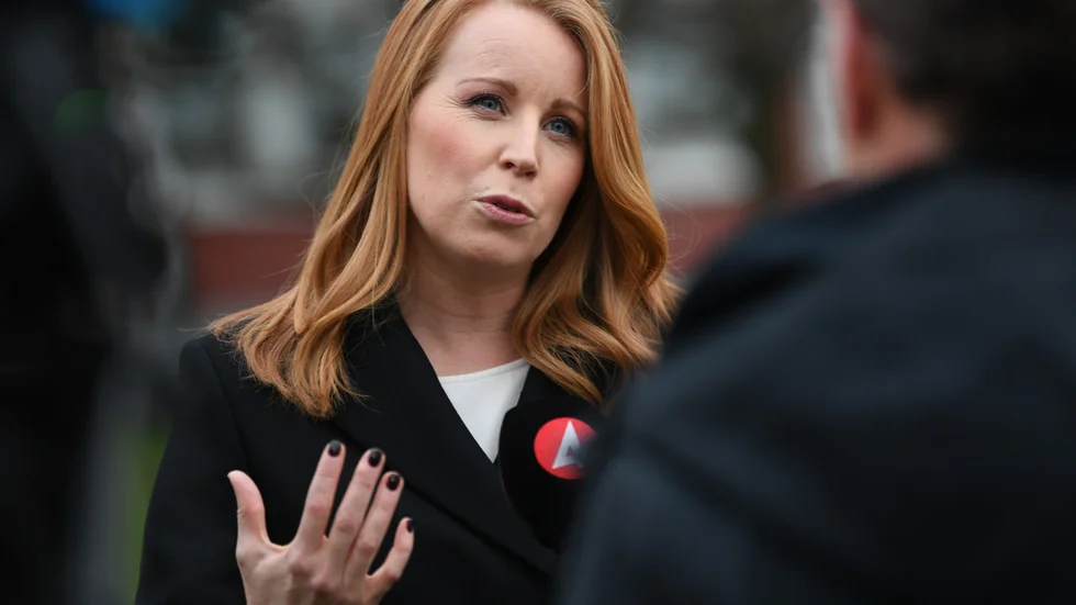 Regeringen inför centerpartiets förslag om sänkta arbetsgivaravgifter tidigare än planerat. Arkivbild.