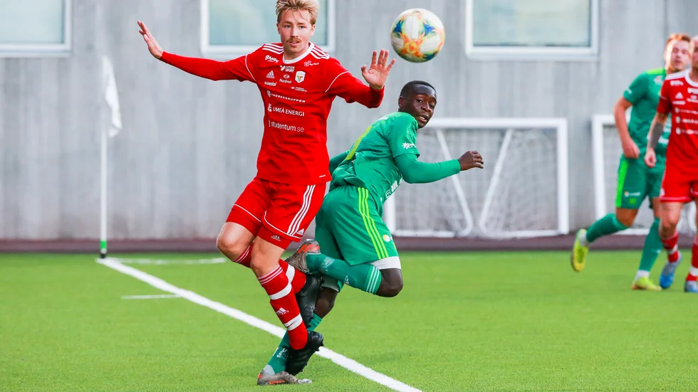 Emanuel Swedi, 16 år, visade ännu en gång upp ett moget spel trots sin ringa ålder. Dessutom blev han målskytt i segermatchen mot Skellefteå FF. (Arkivbild)