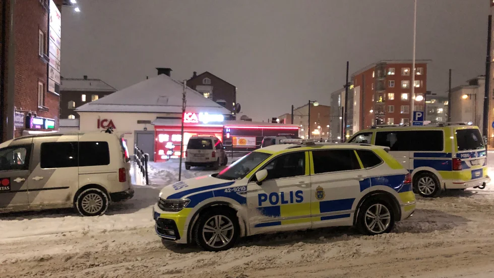 Det uppstod ett bråk i kassan på Ica Ljura på torsdagskvällen som polisen fick rycka ut på.
