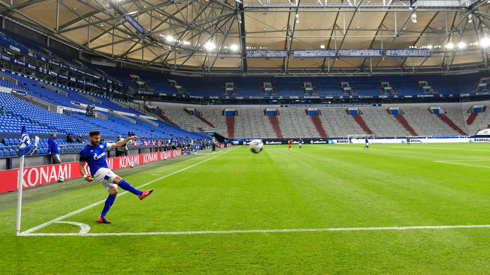 Intäktsbortfallet för fotbollen på grund av coronakrisen – och spel inför tommar läktare – kommer att bli större än befarat, varnar Juventus ordförande Andrea Agnelli.