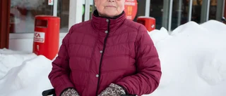 Hon rasar mot väntetider för färdtjänst