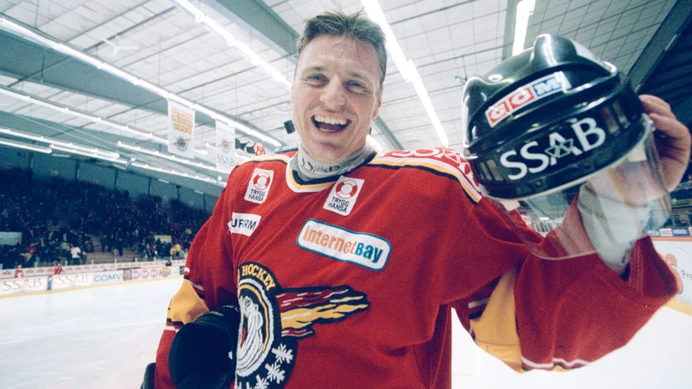 Luleå Hockeys kultspelare Torbjörn "Tobbe" Lindberg Skarin är veckans gäst i vår podcast Ett stenkast från Delfinen.