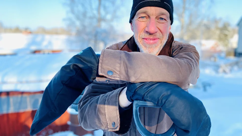 Ett mycket välkänt ansikte på Eskilstuna-Kuriren ber att få tacka för sig efter fyra decennier som lokalredaktör, kultur- och nöjesreporter och nyhetsjournalist. Nu njuter han en tid av skön ledighet.