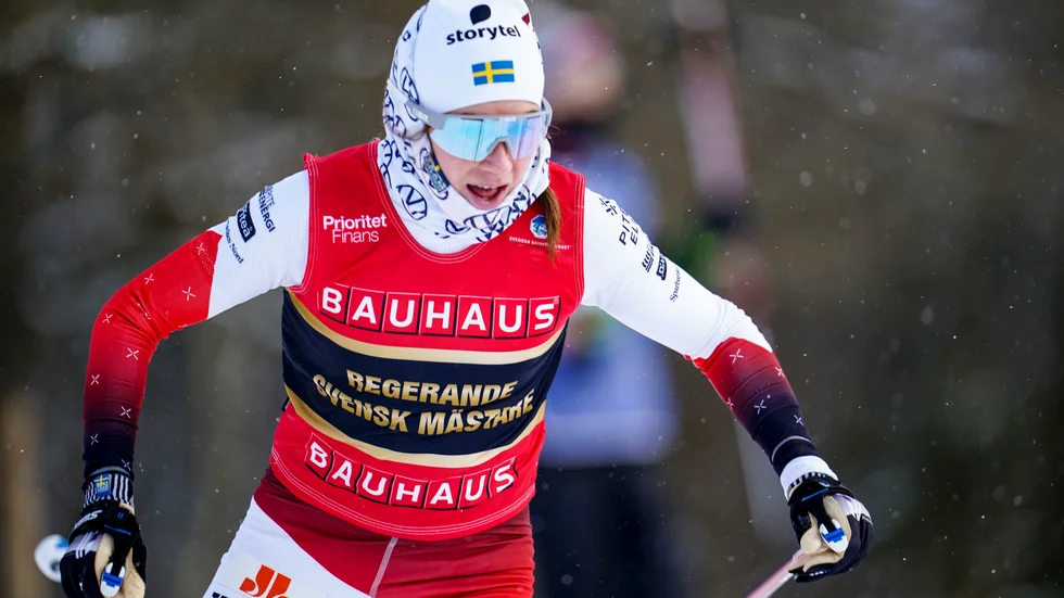 Ebba Andersson under tisdagens 10 kilometer fri stil, där hon tog SM-guld. Ytterligare ett guld blev det för Andersson på torsdagens masstart.