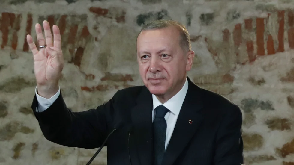 Turkiets Recep Tayyip Erdogan under ett videoframträdande från Ankara tidigare i februari.