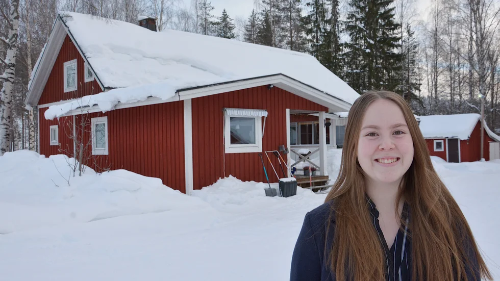 En tjej som trivs ute på landet. Svartlåtjejen Olivia Steen jobbar som projektledare för Youth up North." Att bo i en by är speciellt. Det har alltid känts hemma för mig", säger hon.
