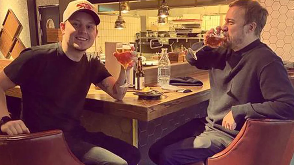 Den Björkviksbördiga tv-producenten Nichlas Niemistö har startat en matpodd med skådespelaren Jerka Johansson.