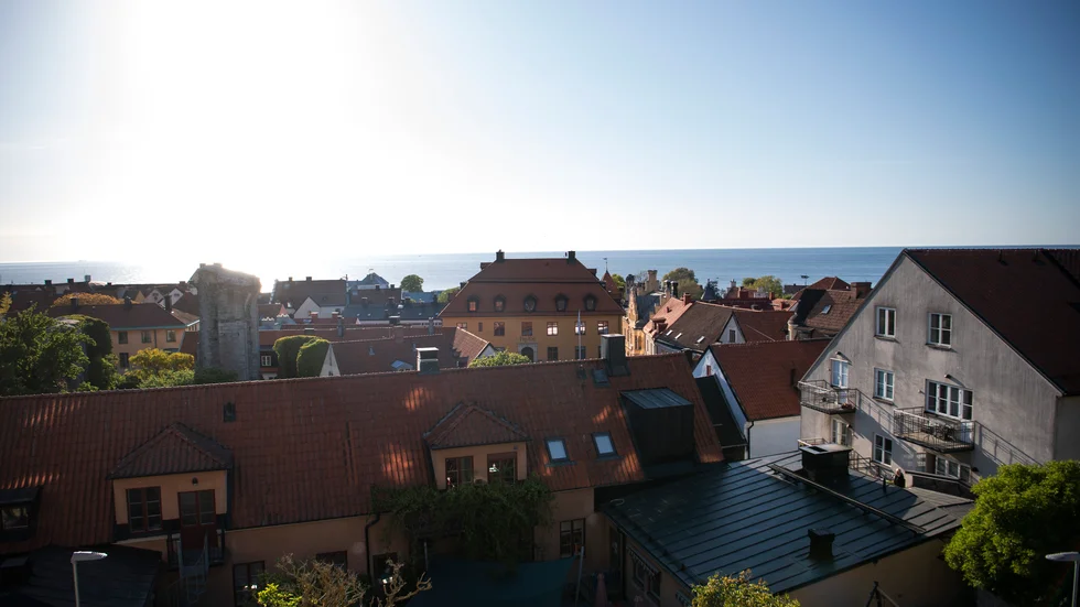 Att bo och leva på Gotland innebär ju inte att livet blir en räkmacka eller att all stress försvinner - man kan jobba sig sjuk var man än bor. 