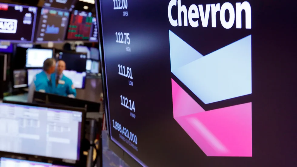 Chevron sällar sig till de oljejättar som tvingats skriva ned värdet på tillgångar med mångmiljardbelopp. Arkivbild.