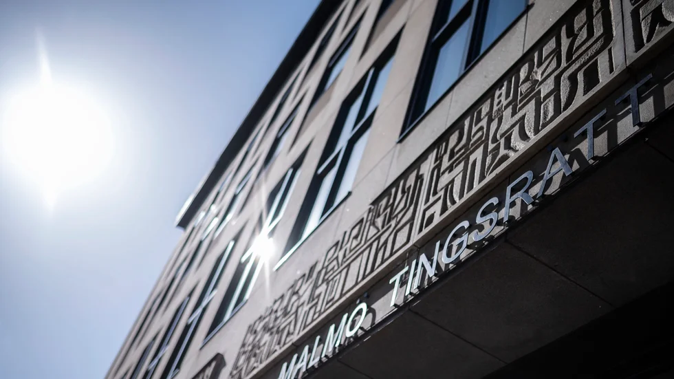 Enligt åklagaren har en 13-åring i Malmö utsatts för grovt olaga tvång då han tvingats att åka till Lund och sälja narkotika. Arkivbild.