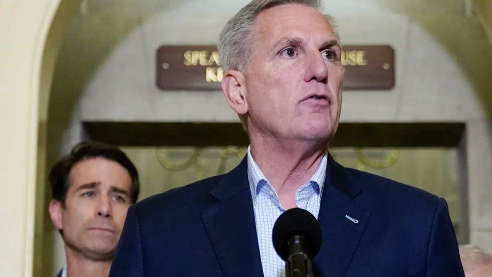 Representanthusets talman, republikanen Kevin McCarthy, berättar om det nya principavtalet.