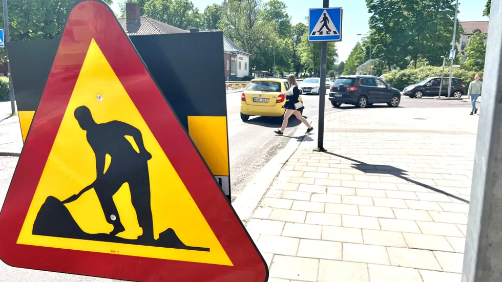Arbetet på Kyrkogatan går vidare. Nu ska gatan enkelriktas och trafiken ledas om.