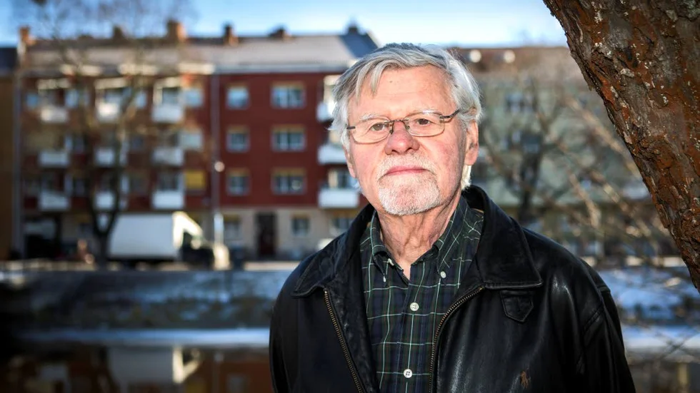 Efterlyser ny politik. Vi behöver sätta ett tak för hur många flyktingar vi kan ta emot, säger statsvetaren Axel Hadenius som menar att ett sådant asylsystem skulle vara bättre också för de som flyr.