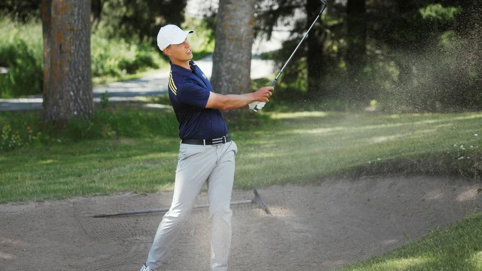 Seriespel.Jesper Svensson spelade bra både i foursome och bästboll på fredagen.