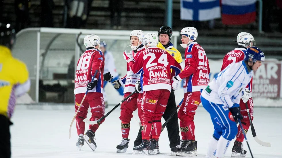 Kvitteringen. Här har målkungen Johan Sundqvist skjutit in 4–4 och räddat en poäng till hemmalaget.