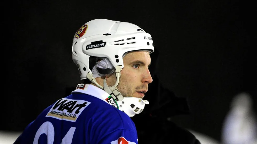 Till Kalix. Mattias Stenman har tidigare spelat i numera nedlagda HT Bandy.