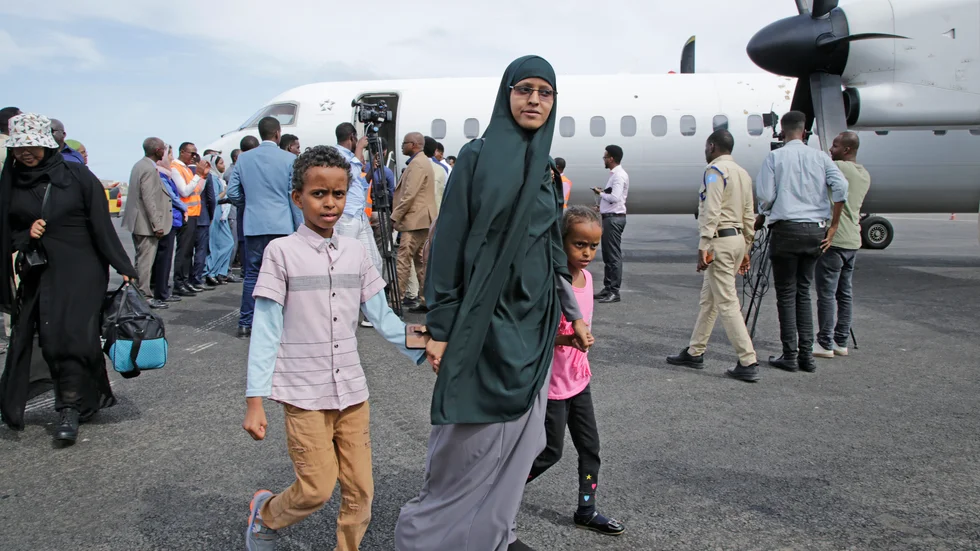 Människor flyr från striderna i Sudan till Somalia. Arkivbild.