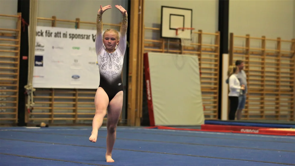 Visbygymnasternas Ronja Klasson tävlade i Gutacupen.