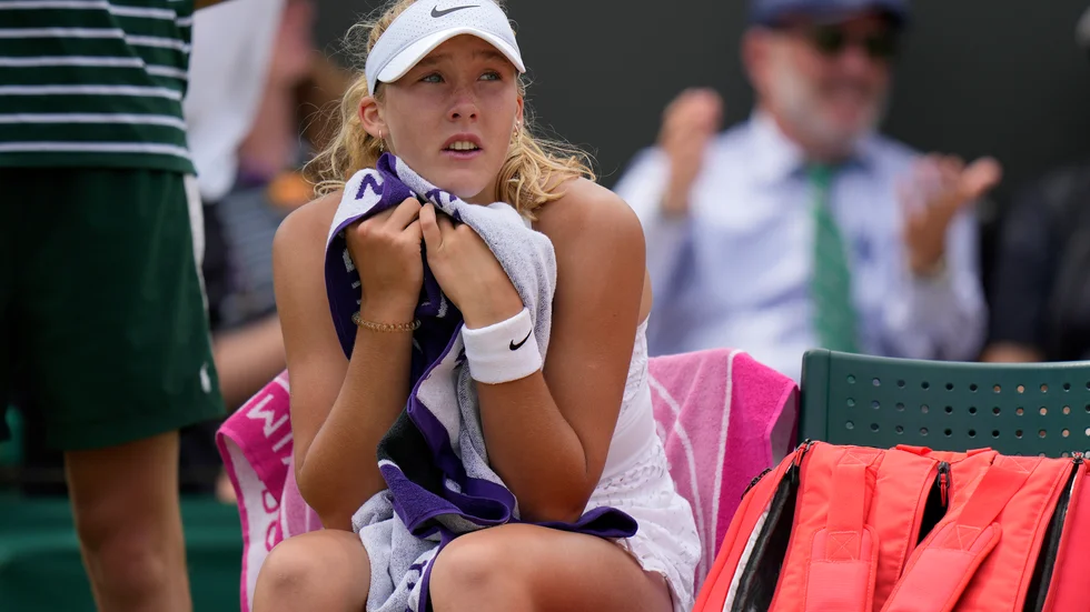 Mirra Andrejeva är utslagen ur damernas singelturnering i Wimbledontennisen.