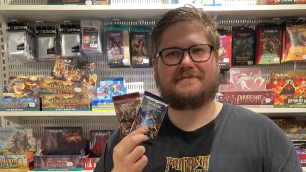Trots att det mest värdefulla kortet i den nya upplagan redan är hittat så finns det fortfarande stort intresse för upplagan enligt spelbutiken Fantasia i Umeå, säger Benjamin Hyvönen på Fantasia.