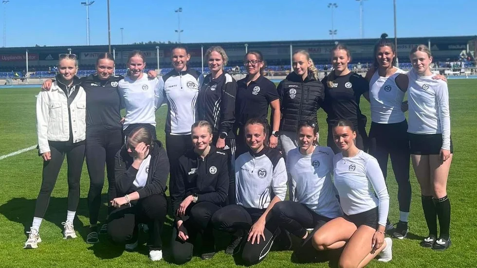 Motala AIF:s lag som var på plats i Sollentuna och tävlade i kvalet till lag-SM. Det var tufft motstånd och Maiftjejerna kom sist i tävlingen. 
