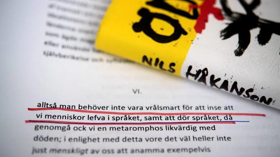Att behärska språket kan även innebära utmaningar som att ta del av Nils Håkansons roman ”Ödmården”, som liknar inget annat. Att kunna läsa den har dock  inget med medborgarskap att göra.