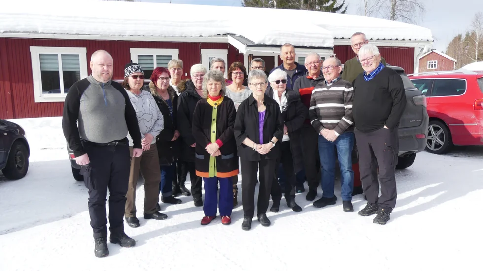 På bilden ses medlemmar och ledamöter i styrelsen vid den historiska årsmötesdagen då man bestämde sig för att lägga ner Bodens landsbygdsråd: Mikael Vätti, Terttu Vätti, Helena Selberg, Lena Karlberg, Rakel Groth, Britt Marie Sandström, Maj Karlsson, Maria J Johansson, Kent Sundberg, Lisbeth Svanberg, Solveig Eriksson, Bertil Degerlund, Michael Engström, Karl-Lennart Eriksson, Tommy Dahlqvist och Rolf Svanberg.
