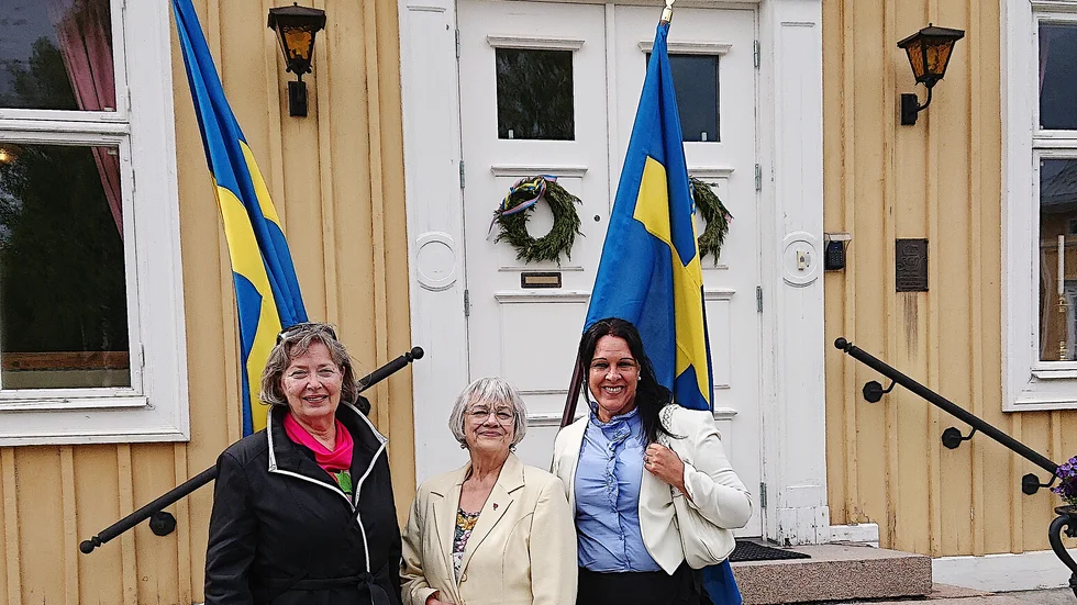 Quinnokören Lapponica firade högtidligt vid Residenset i Luleå. Berit Erikson, korist, Irene Perdahl, köredare och Carita Björkbom, ordförande i Quinnokören Lapponica.