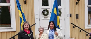 Quinnokören Laponica tog emot en fana på nationaldagen